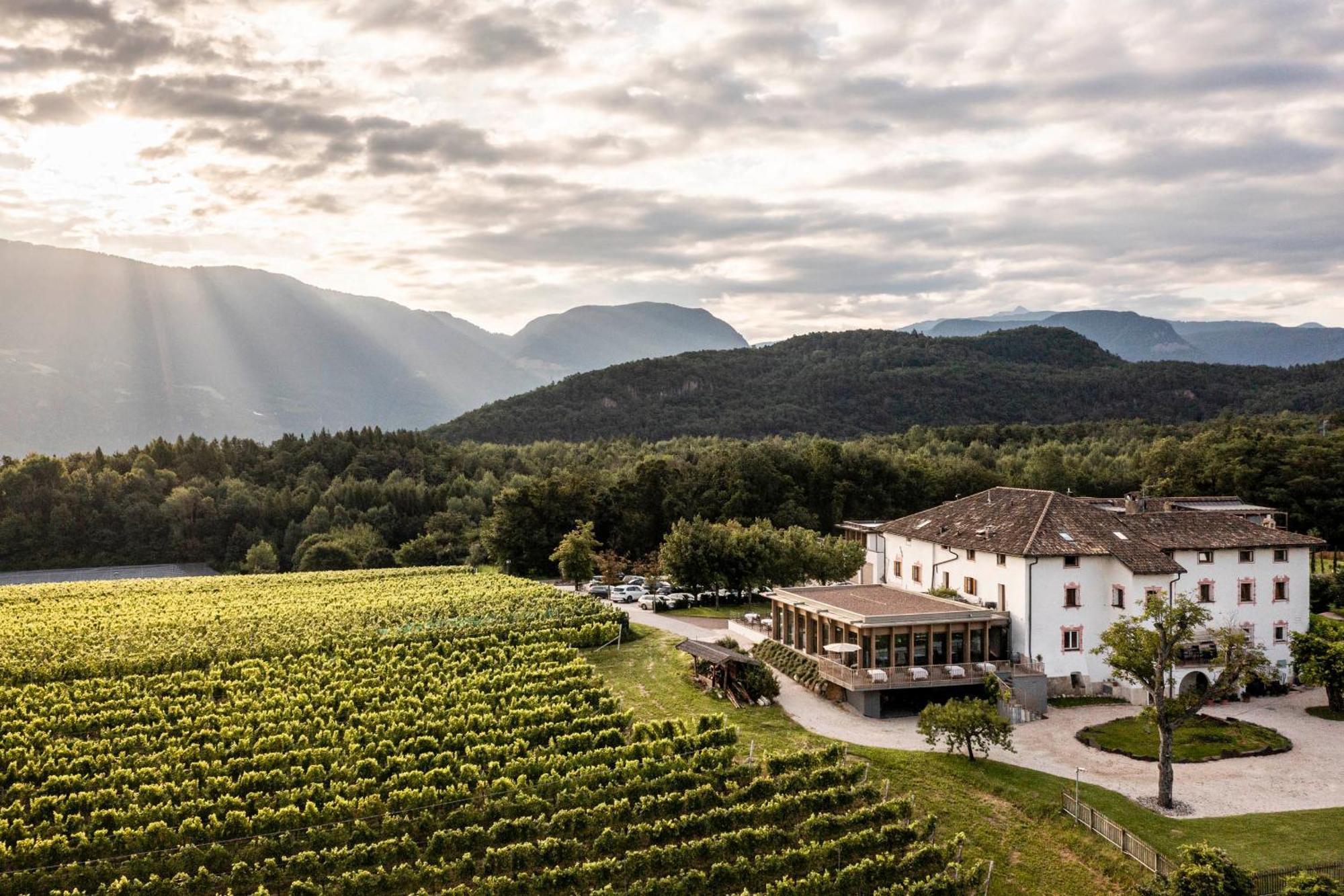 Hotel Ansitz Rungghof Appiano Sulla Strada Del Vino Exterior foto